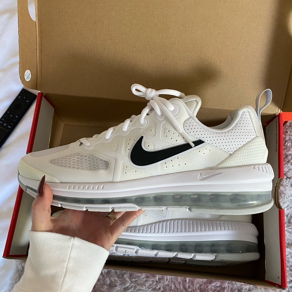 Air Max Genome White Size 10
